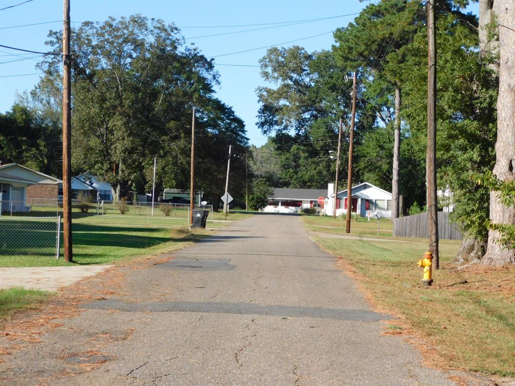 405 8th Street Northwest Springhill, LA 71075 - Photo 2 of 25 a view of a park with swings