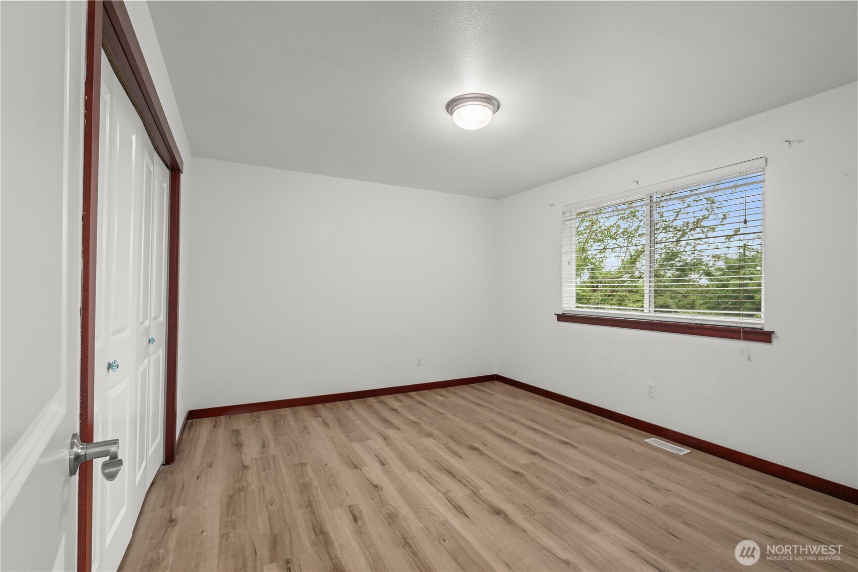 18410 42nd Avenue Southeast Bothell, WA 98012 - Photo 6 of 21