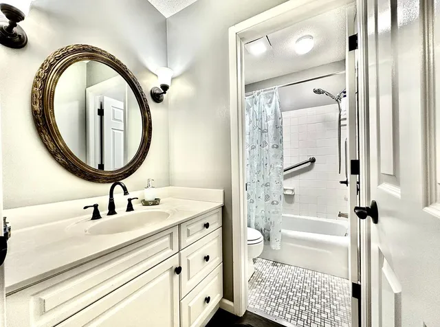 $164,500 | 7510 Cahill Road, Unit 214B, Edina, MN 55439