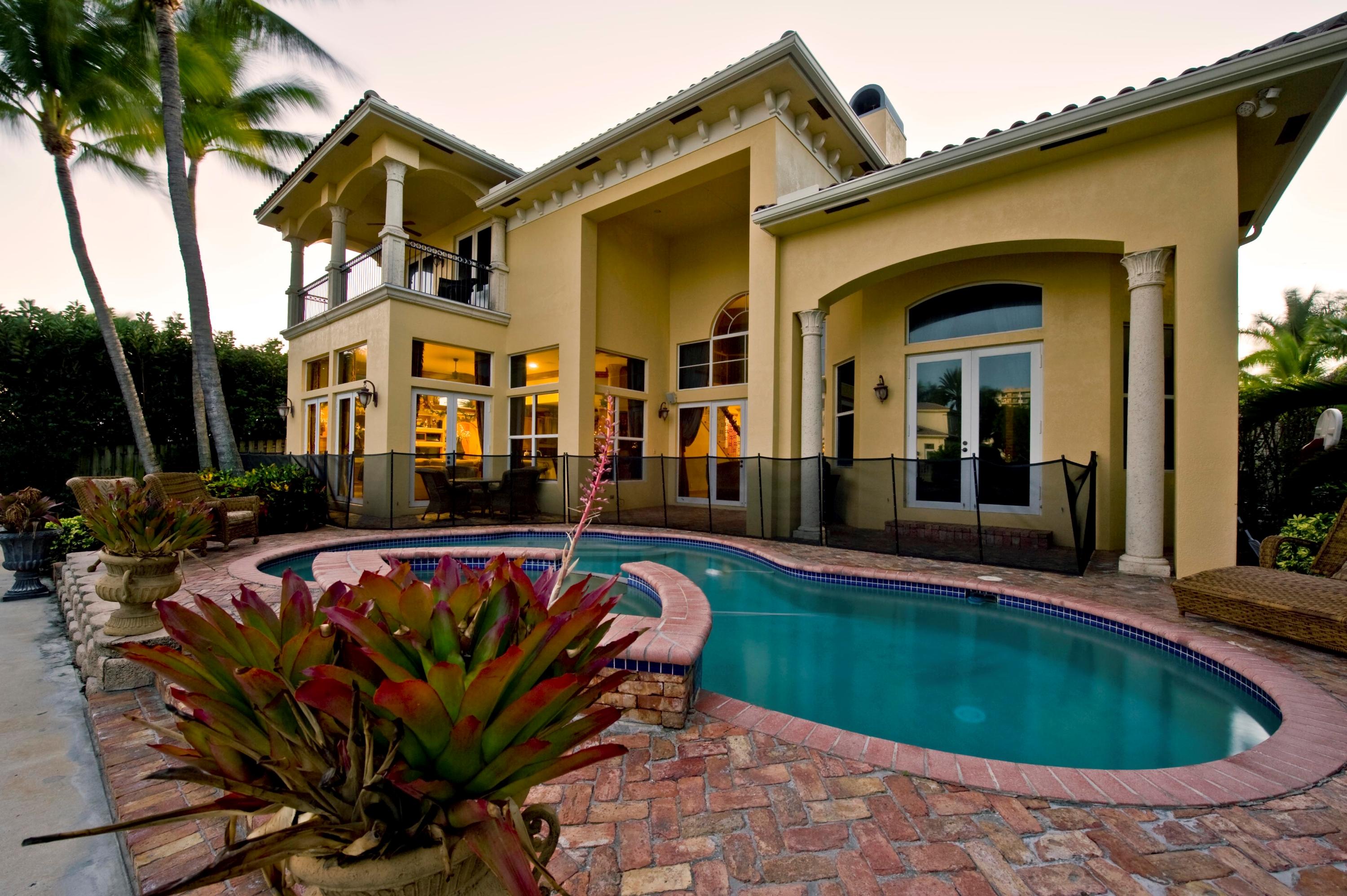 7340 Northeast 8th Drive Boca Raton, FL 33487 - Photo 4 of 33 7340 ne 8th Court(night)3