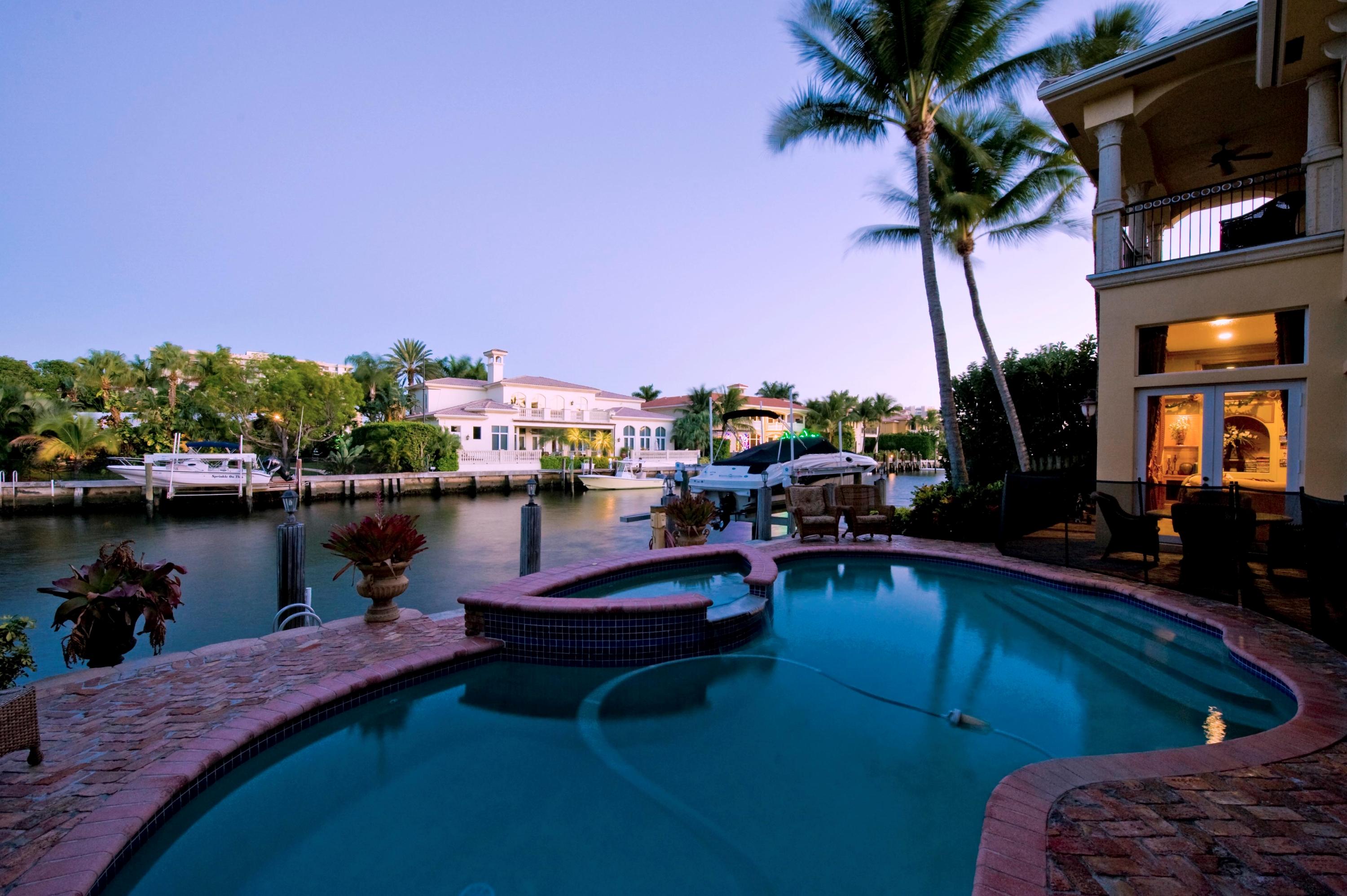 7340 Northeast 8th Drive Boca Raton, FL 33487 - Photo 5 of 33 7340 ne 8th Court(night)4