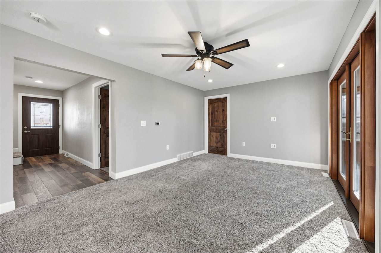 3578 Midway Road Toddville, IA 52341 - Photo 6 of 52 Gallery Image 6