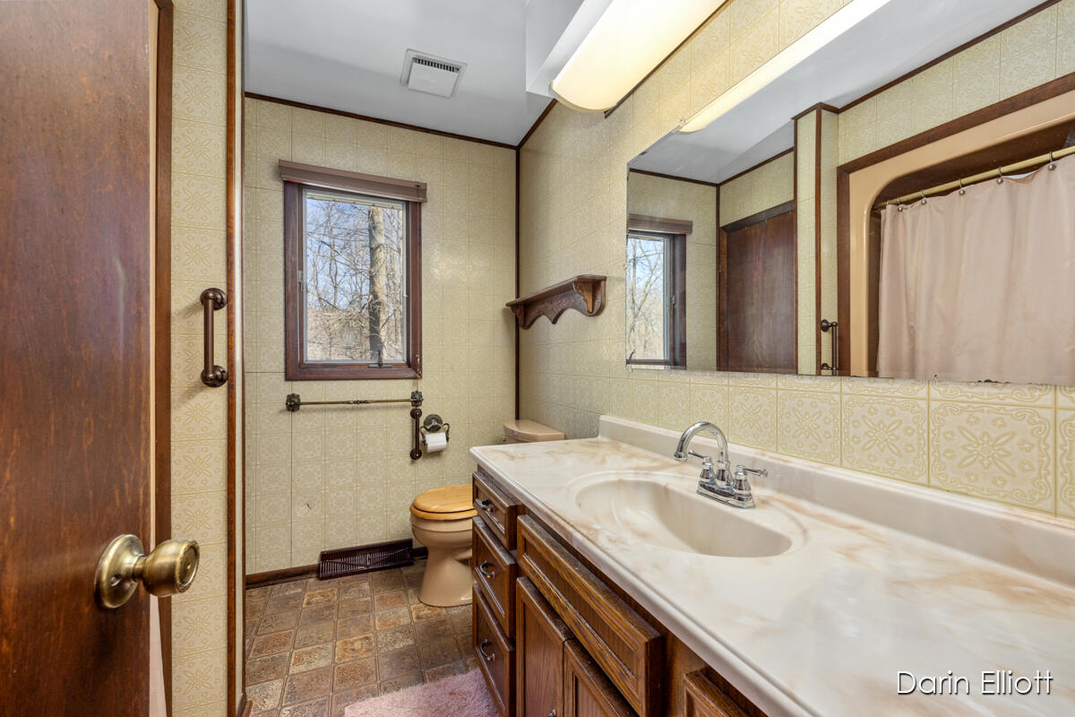 6243 Hastings Road Lowell, MI 49331 - Photo 26 of 48 IMG_1020
