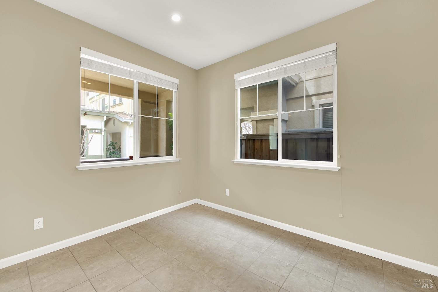 2292 Rutland Court Fairfield, CA 94533 - Photo 12 of 61