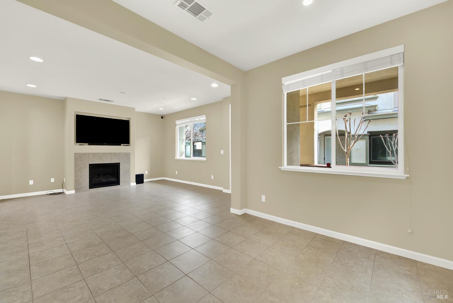 2292 Rutland Court Fairfield, CA 94533 - Photo 14 of 61