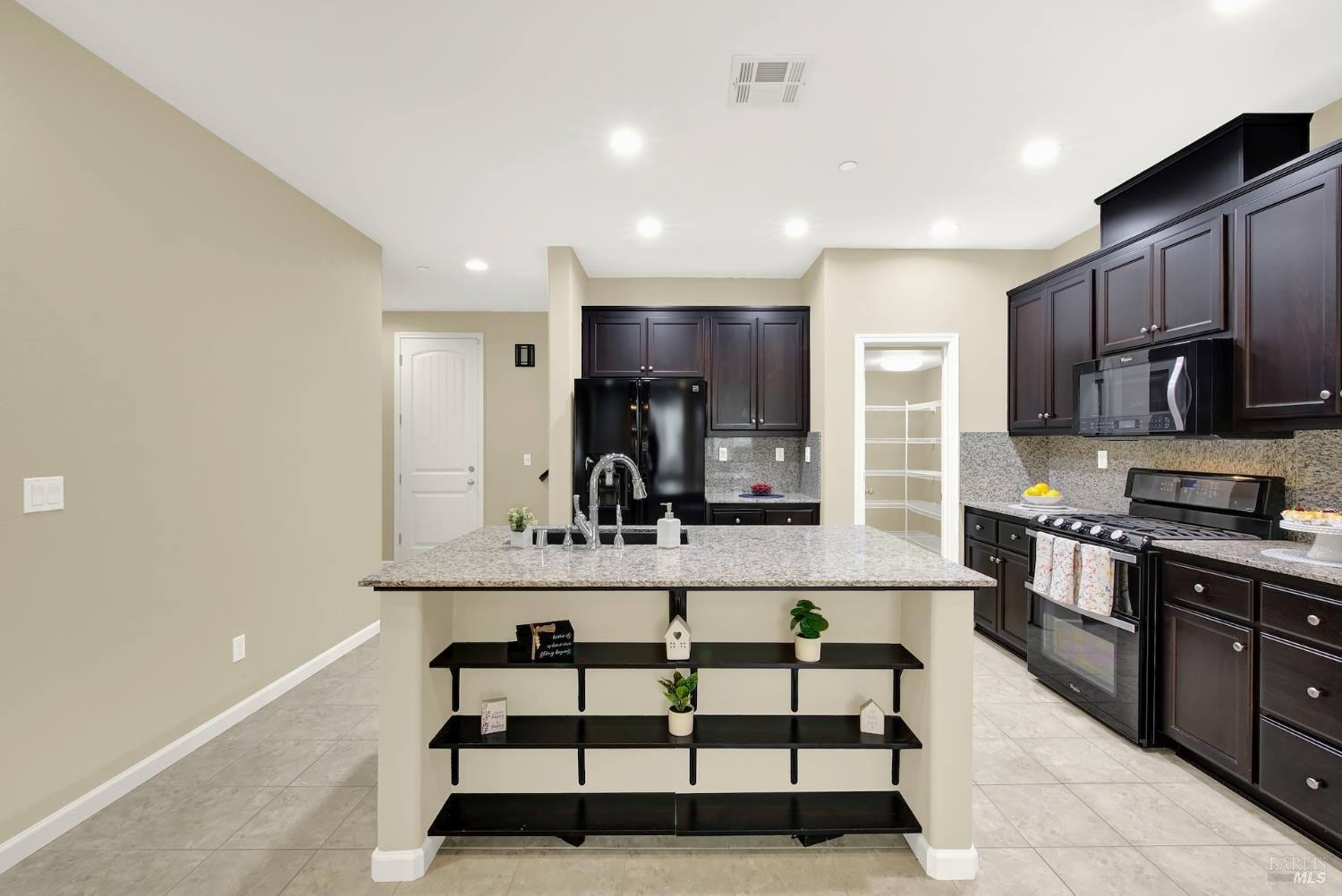 2292 Rutland Court Fairfield, CA 94533 - Photo 17 of 61