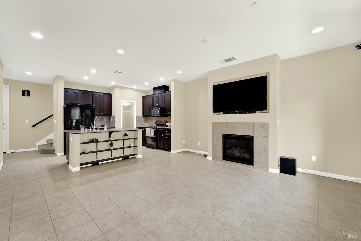 2292 Rutland Court Fairfield, CA 94533 - Photo 6 of 61