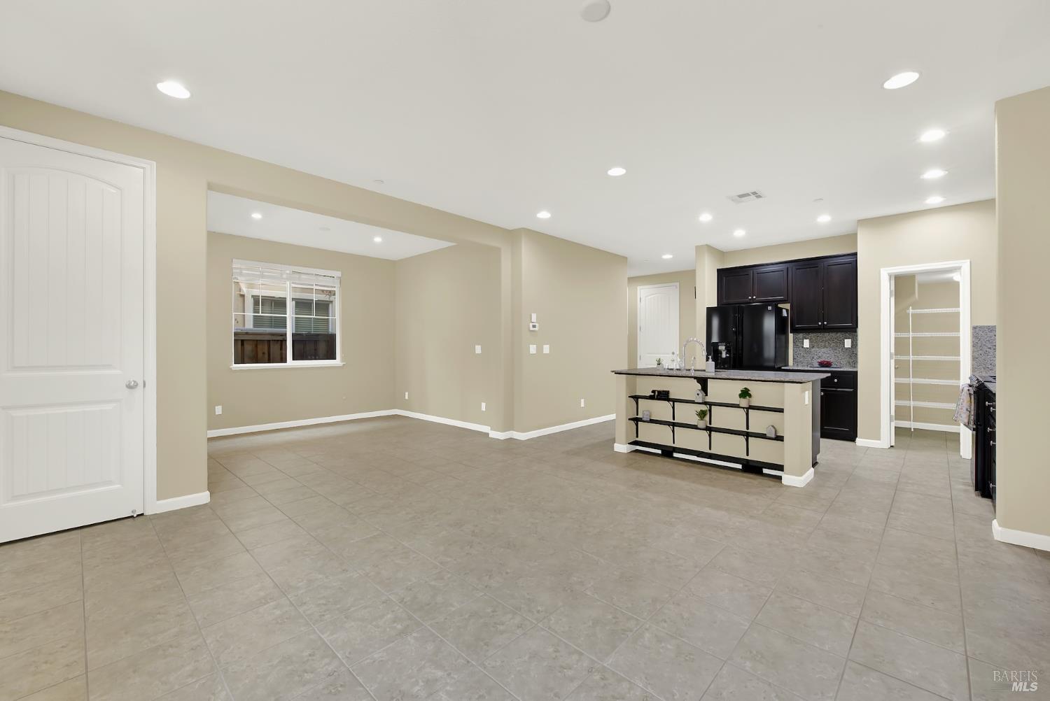 2292 Rutland Court Fairfield, CA 94533 - Photo 7 of 61