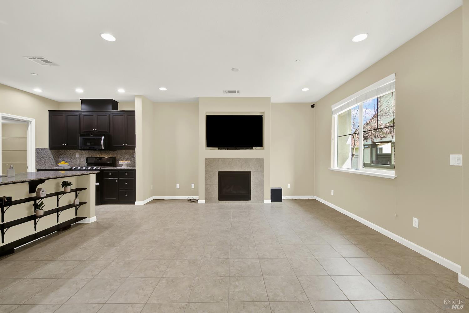 2292 Rutland Court Fairfield, CA 94533 - Photo 9 of 61