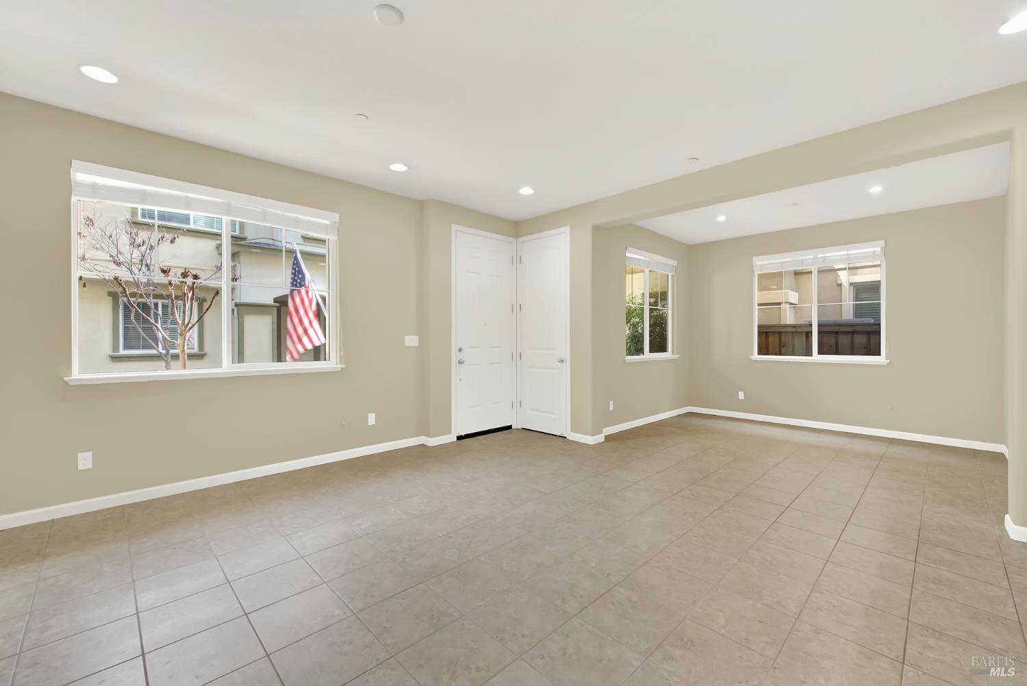 2292 Rutland Court Fairfield, CA 94533 - Photo 10 of 61