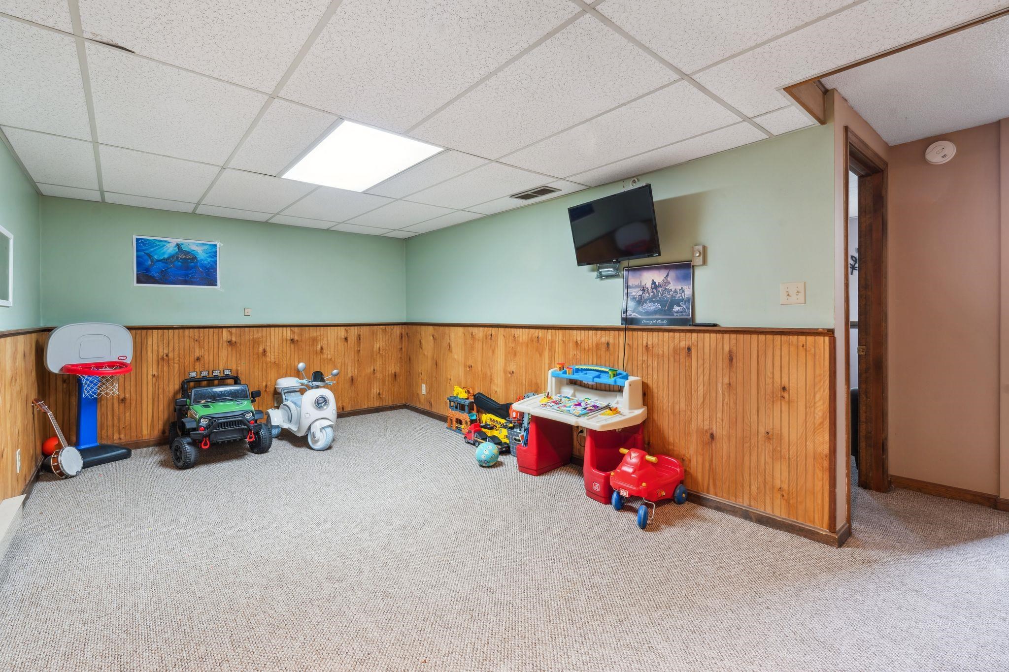 54 Gifford Road Hartford, VT 05001 - Photo 23 of 28 Gallery Image 23