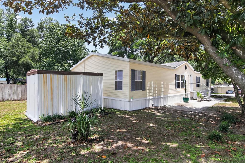 102 3rd Street Lady Lake, FL 32159 - Photo 3 of 30
