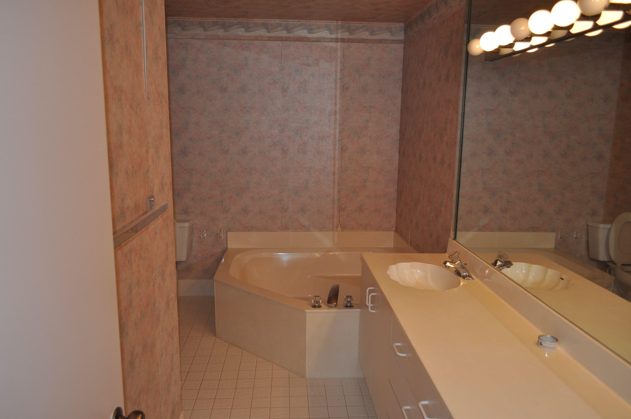 8110 Summerview Terrace Boca Raton, FL 33496 - Photo 13 of 15 Master Bathroom