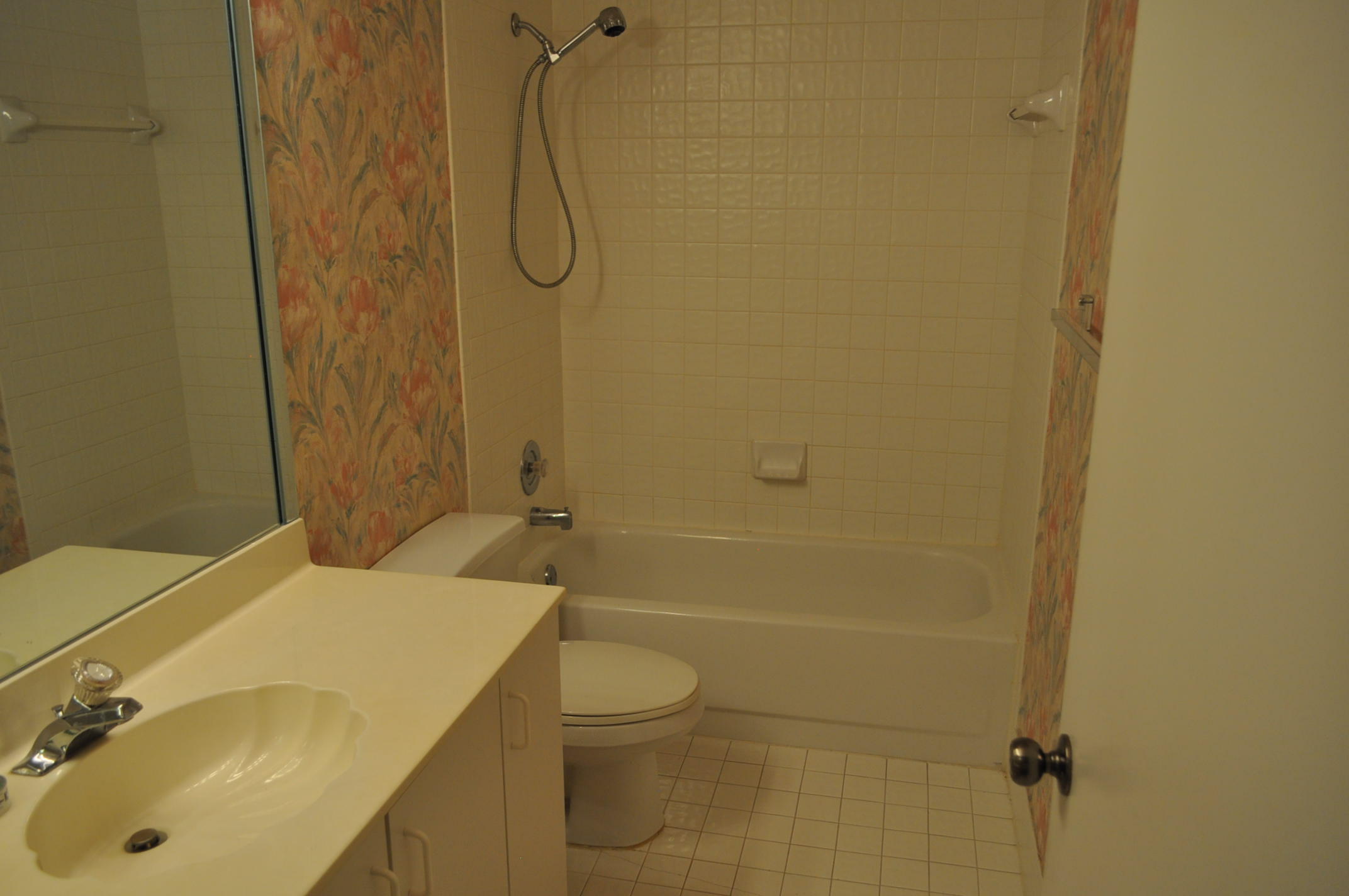 8110 Summerview Terrace Boca Raton, FL 33496 - Photo 14 of 15 Bathroom