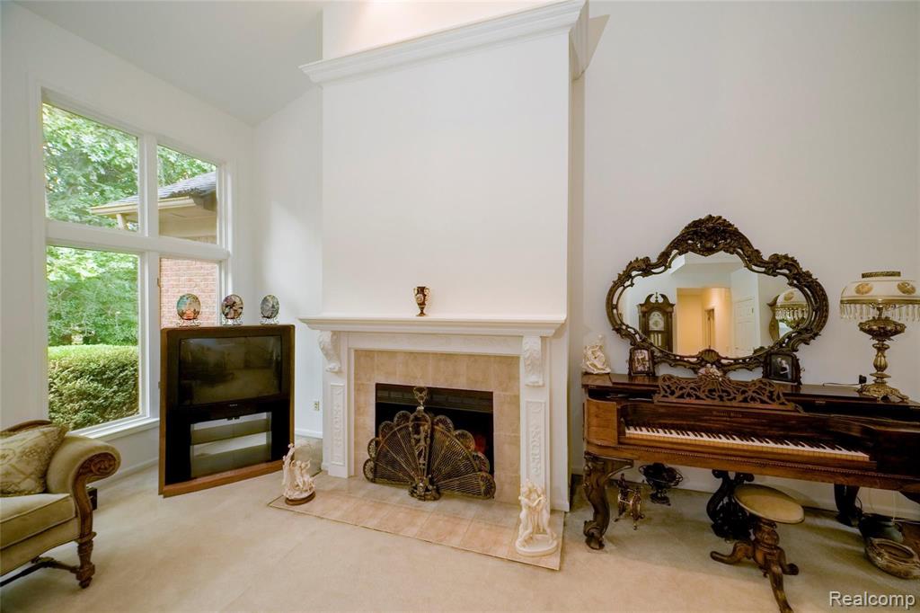 3743 Sleepy Fox Drive Rochester Hills, MI 48309 - Photo 10 of 55