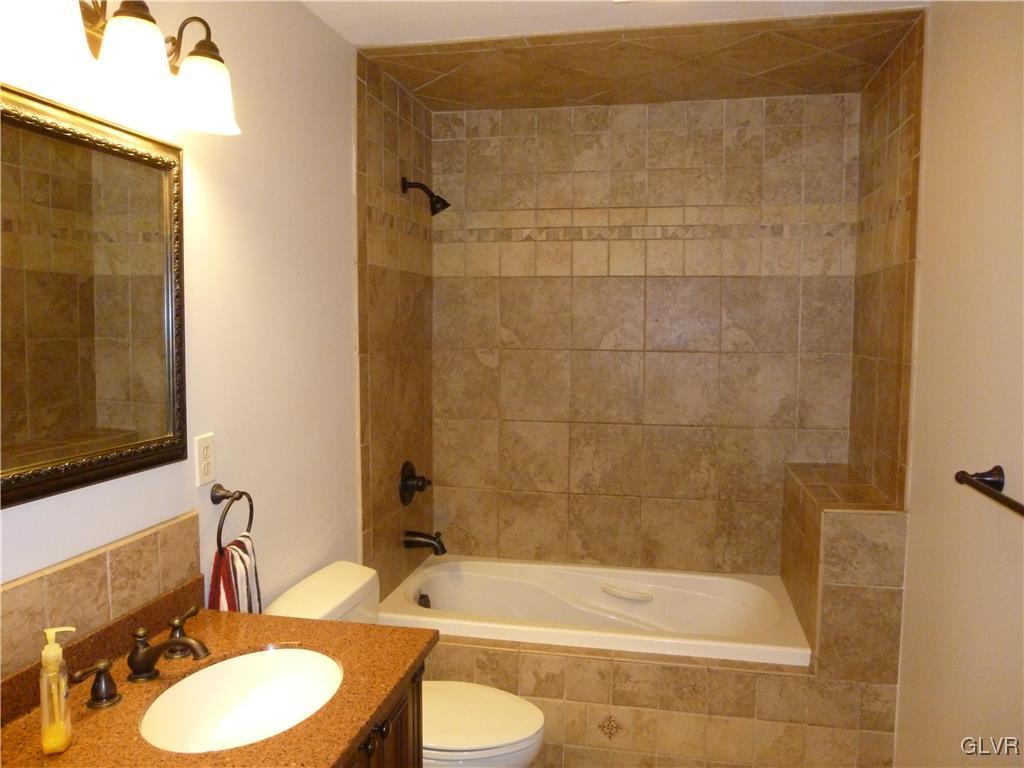 236 Shooktown Road Bangor, PA 18013 - Photo 14 of 28