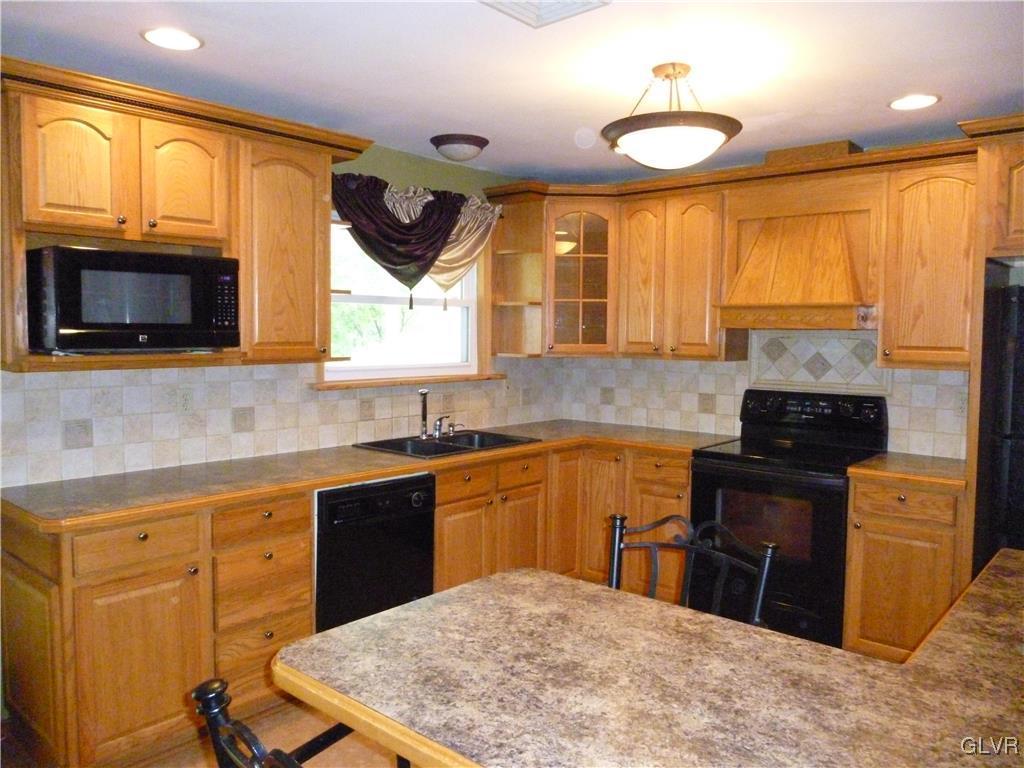 236 Shooktown Road Bangor, PA 18013 - Photo 5 of 28