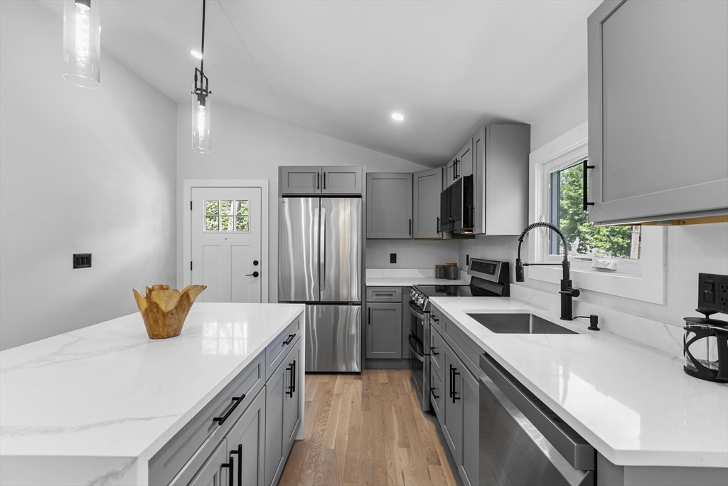 24 Stonehill Road Boston, MA 02136 - Photo 7 of 38