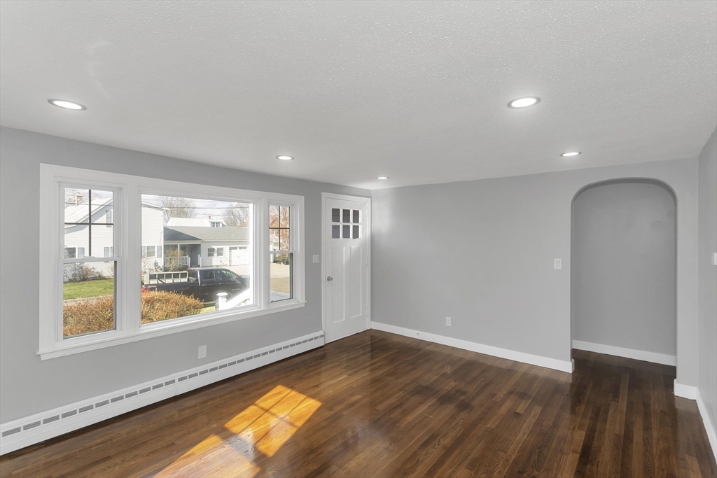 49 Bennett Street Chicopee, MA 01013 - Photo 14 of 41