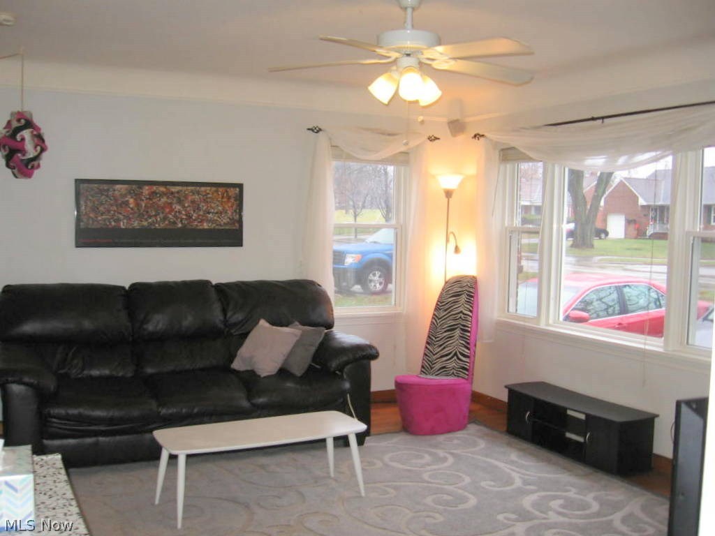 4863 Anderson Road Cleveland, OH 44124 - Photo 9 of 16