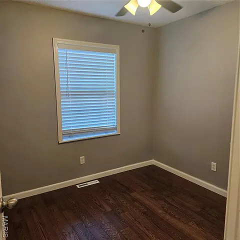 $140,000 | 1205 Sir Lancelot Lane, Godfrey, IL 62035