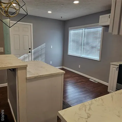 $140,000 | 1205 Sir Lancelot Lane, Godfrey, IL 62035