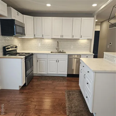 $140,000 | 1205 Sir Lancelot Lane, Godfrey, IL 62035