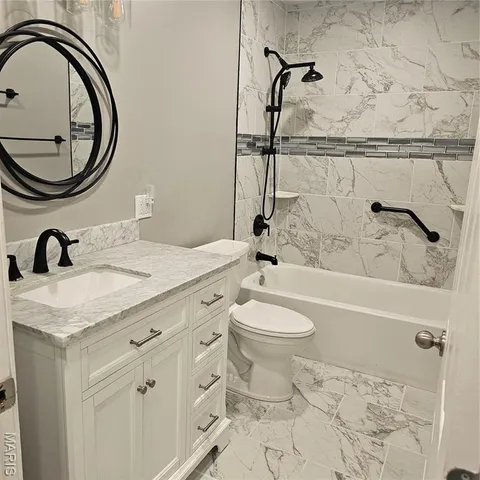 $140,000 | 1205 Sir Lancelot Lane, Godfrey, IL 62035