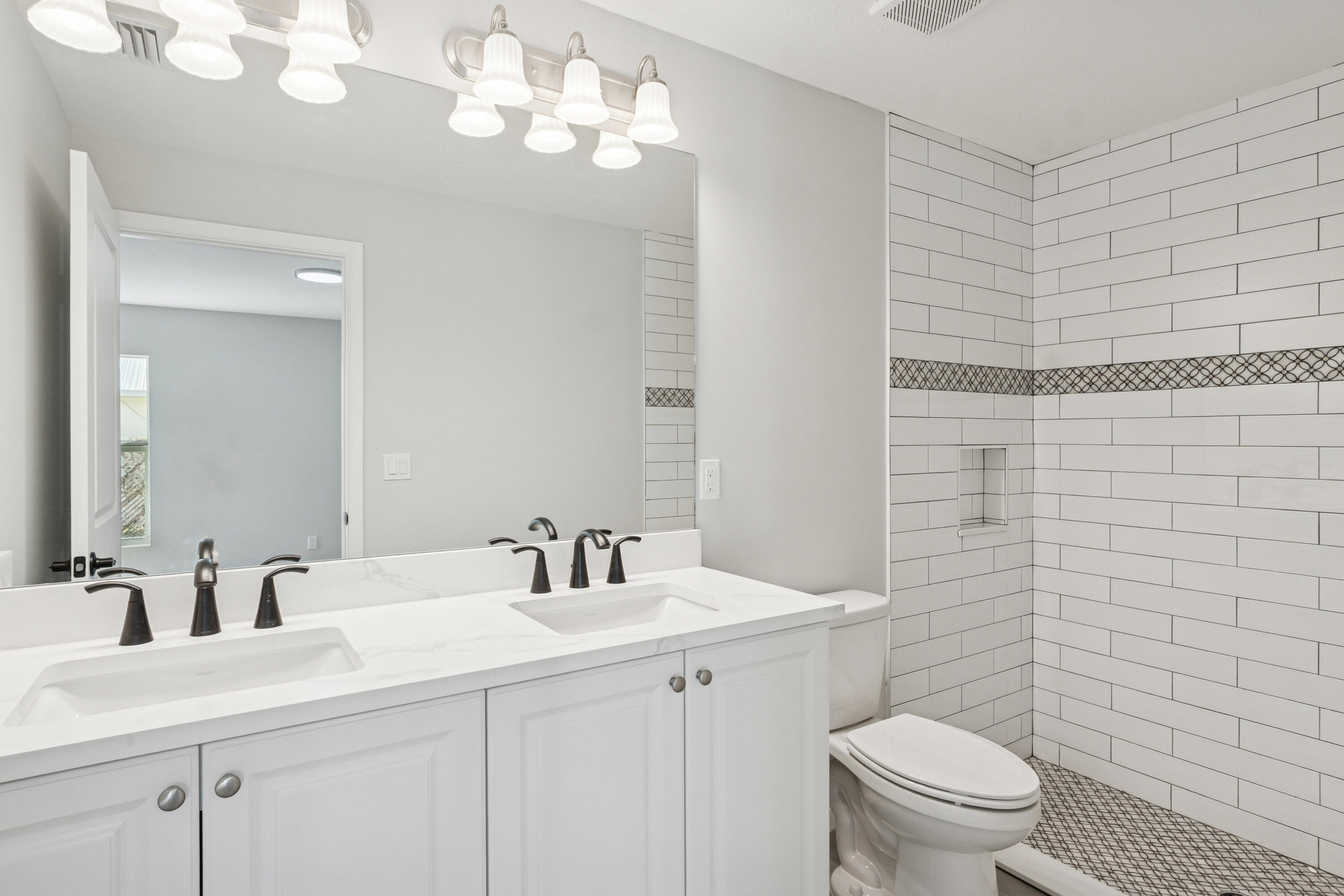 5232 Southeast 55th Terrace Stuart, FL 34997 - Photo 13 of 26 4JS00648