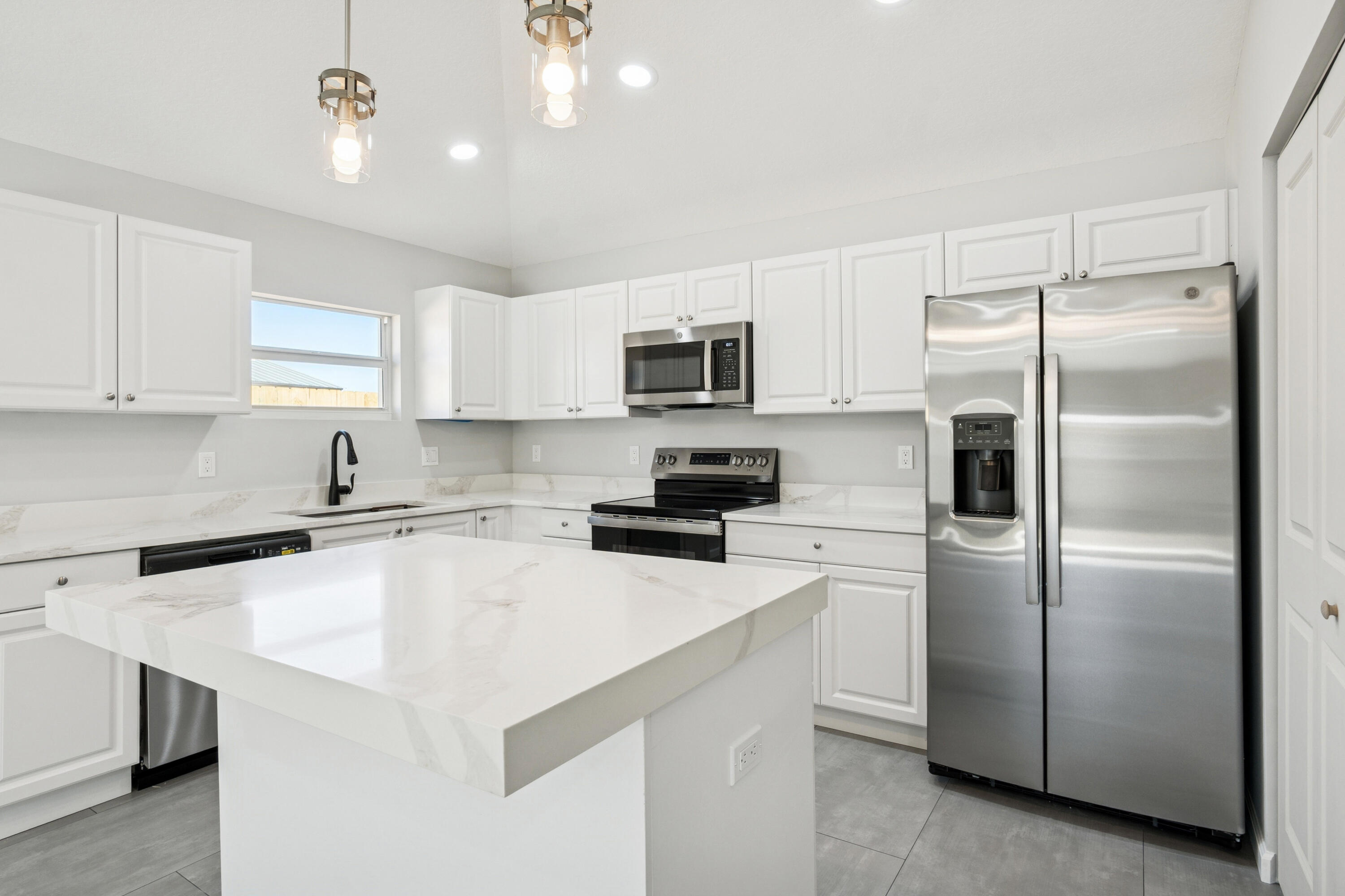 5232 Southeast 55th Terrace Stuart, FL 34997 - Photo 7 of 26 4JS00683