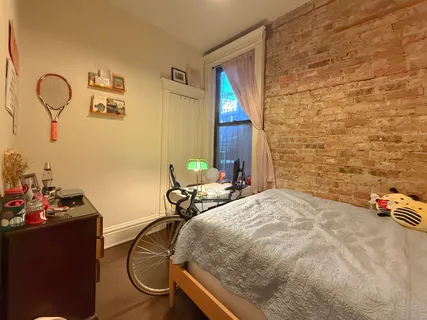 $3,500 | 3765 North Kenmore Avenue, Unit 1W, Chicago, IL 60613