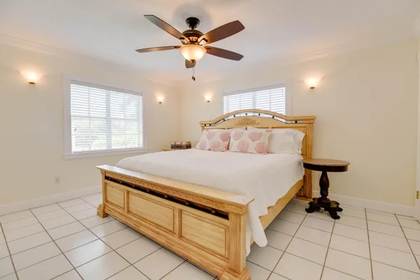 $1,100,000 | 667 Caribbean Drive East, Summerland Key, FL 33042