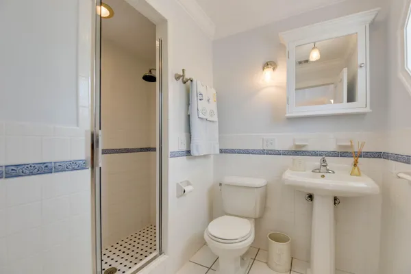 $1,100,000 | 667 Caribbean Drive East, Summerland Key, FL 33042