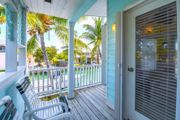 $1,100,000 | 667 Caribbean Drive East, Summerland Key, FL 33042