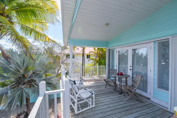 $1,100,000 | 667 Caribbean Drive East, Summerland Key, FL 33042