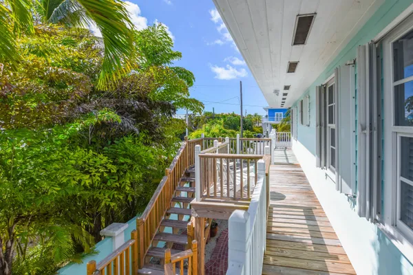 $1,100,000 | 667 Caribbean Drive East, Summerland Key, FL 33042