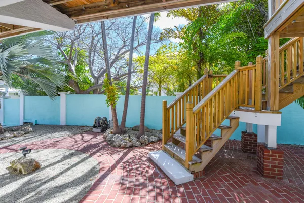 $1,100,000 | 667 Caribbean Drive East, Summerland Key, FL 33042