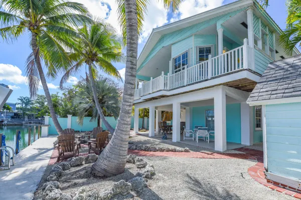 $1,100,000 | 667 Caribbean Drive East, Summerland Key, FL 33042