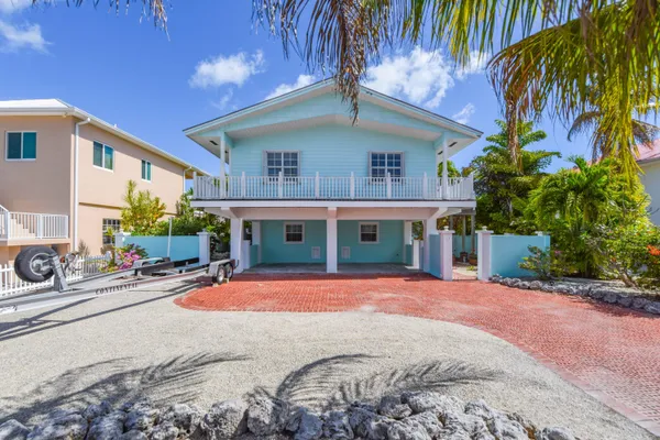 $1,100,000 | 667 Caribbean Drive East, Summerland Key, FL 33042