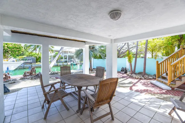 $1,100,000 | 667 Caribbean Drive East, Summerland Key, FL 33042