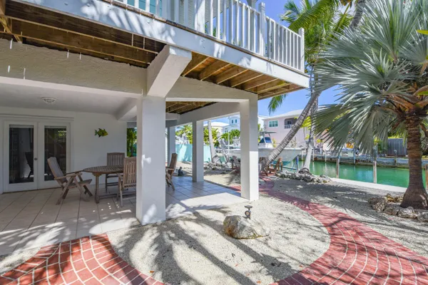 $1,100,000 | 667 Caribbean Drive East, Summerland Key, FL 33042