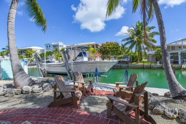 $1,100,000 | 667 Caribbean Drive East, Summerland Key, FL 33042