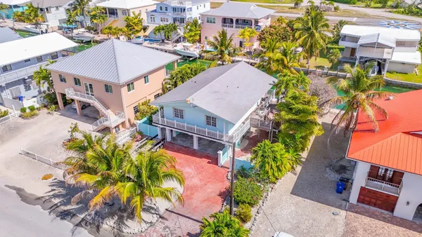 $1,100,000 | 667 Caribbean Drive East, Summerland Key, FL 33042