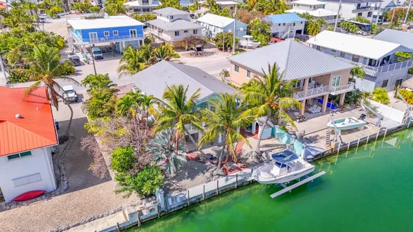 $1,100,000 | 667 Caribbean Drive East, Summerland Key, FL 33042