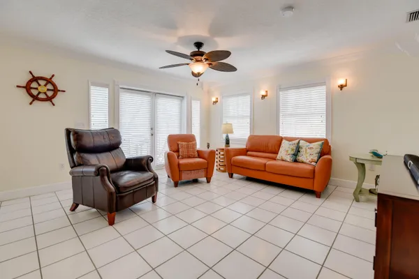 $1,100,000 | 667 Caribbean Drive East, Summerland Key, FL 33042