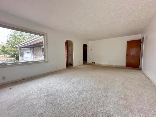 $280,000 | 705 West Commercial Street, Lyndon, IL 61261