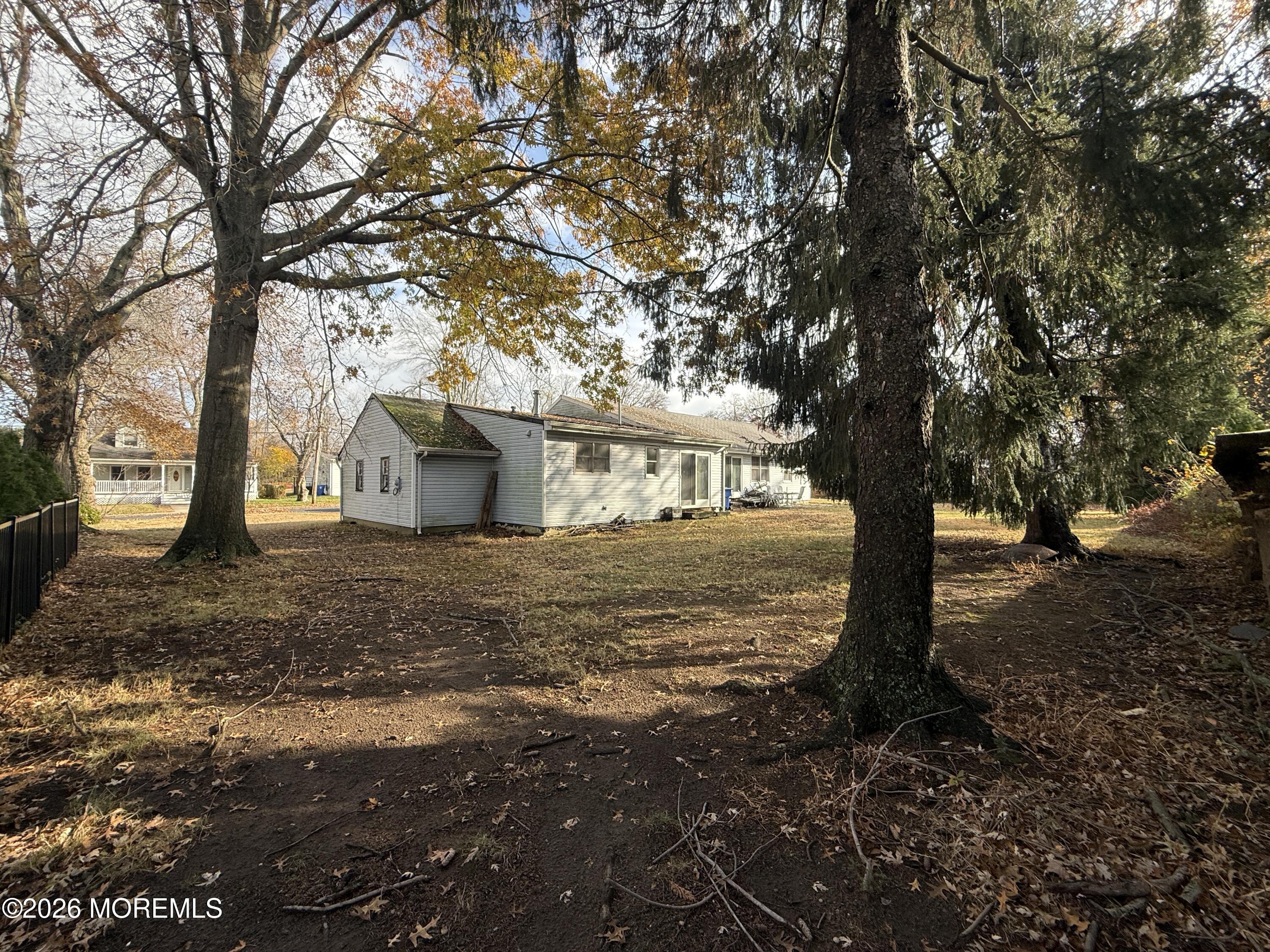 574 Hopping Road Belford, NJ 07718 - Photo 9 of 22 IMG_2914