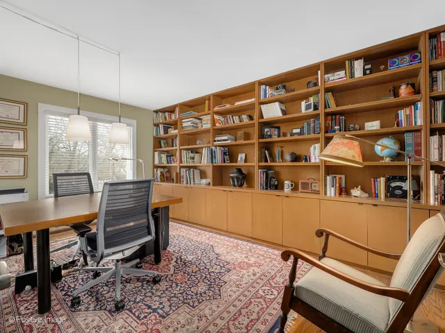 $625,000 | 412 Lawrence Avenue, Glen Ellyn, IL 60137