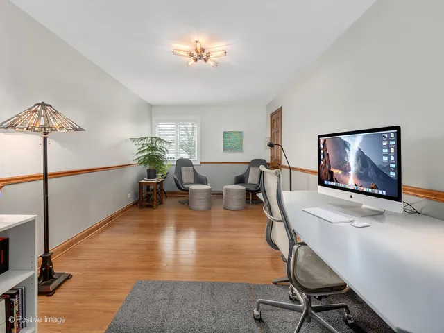 $625,000 | 412 Lawrence Avenue, Glen Ellyn, IL 60137