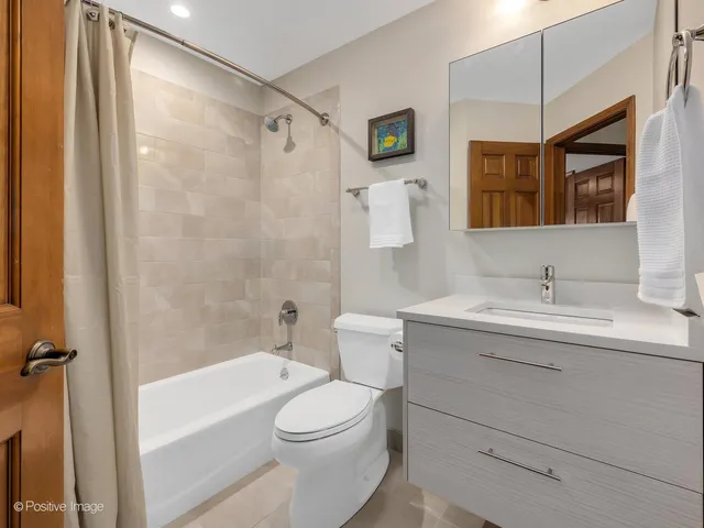 $625,000 | 412 Lawrence Avenue, Glen Ellyn, IL 60137